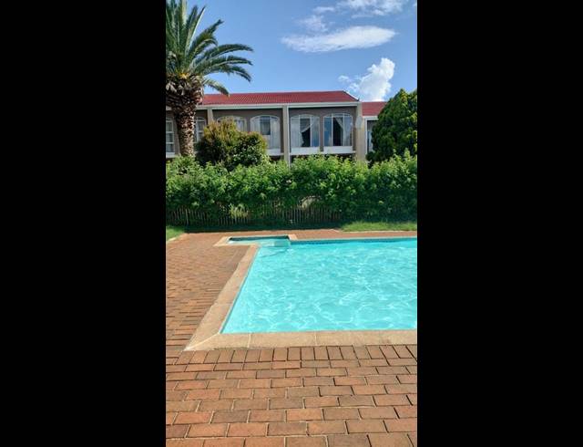 2 BEDROOM TOWNHOUSE FOR SALE IN HADDON